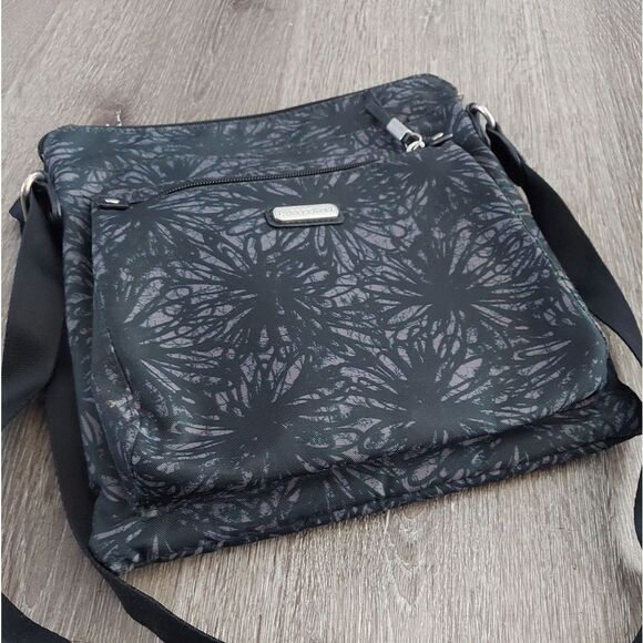 BAGGALLINI GO BAGG in ONYX FLORAL - Picture 8 of 8